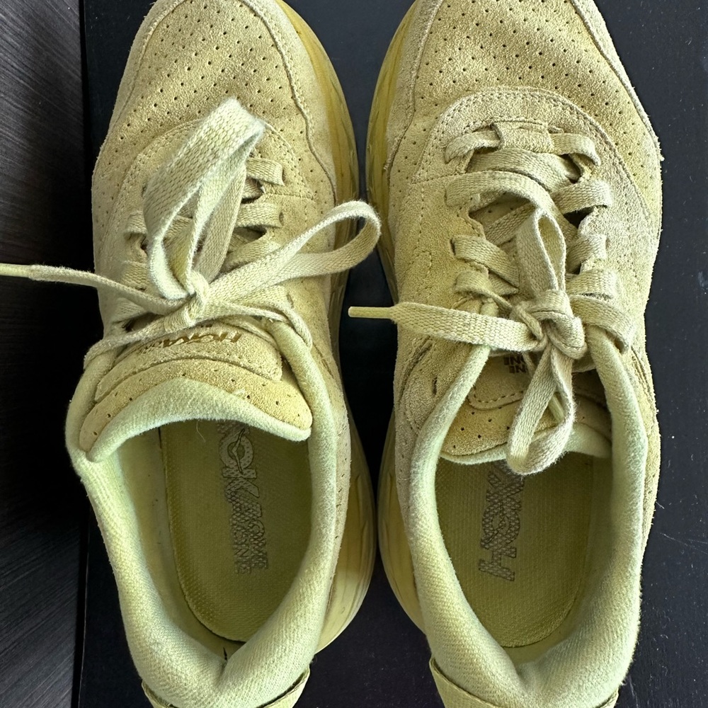 Gently used Hoka one one leather Bondi size 9